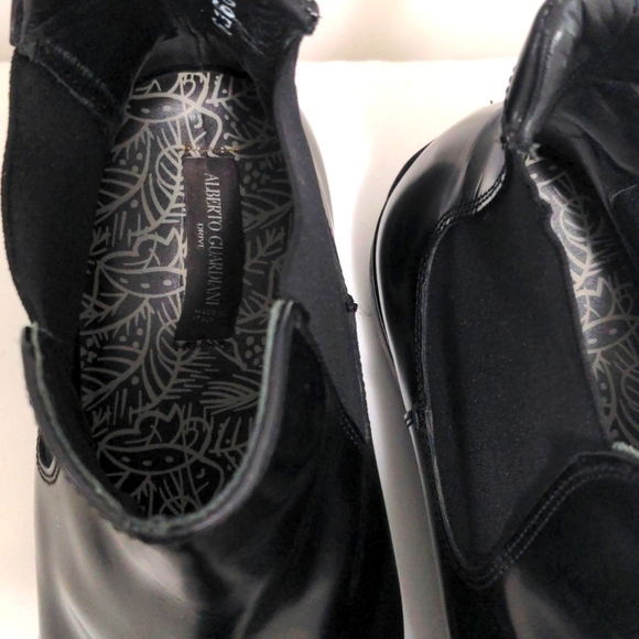 Guardiani Boots - Picture 2 of 9